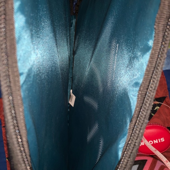 Case Logic IPad-Tablet Cushioned ZIP Case - Picture 6 of 6